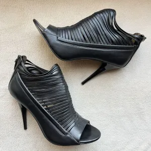 L.A.M.B. By Gwen Stefani Black Leather Stiletto Heel Sandals Women 9 Strappy