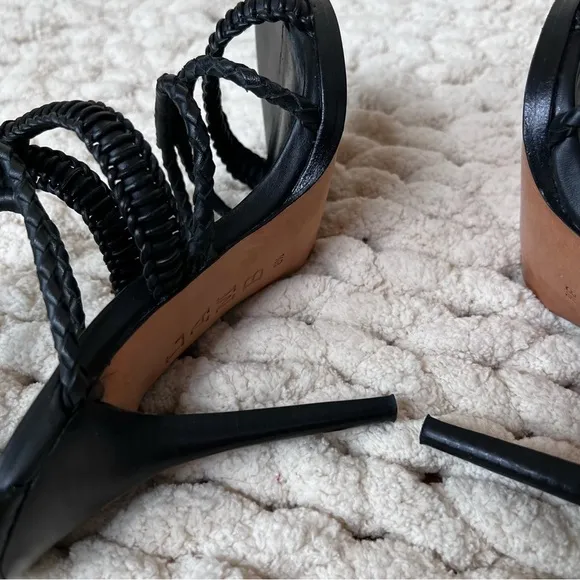 L.A.M.B fashion heeled sandals size 8.5