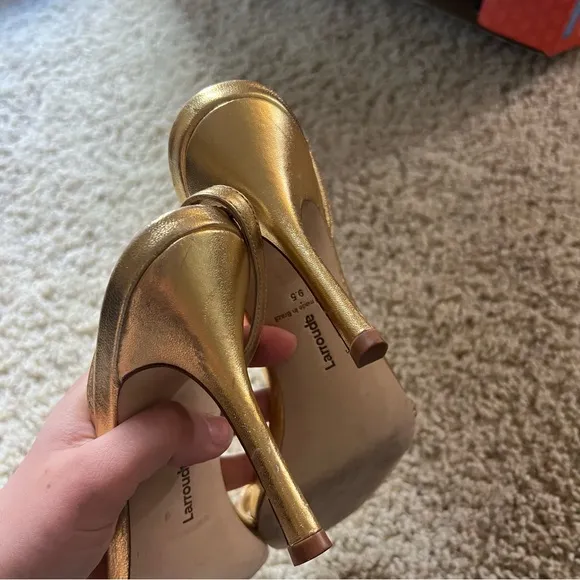 Larroude Annie Sandal In Gold Metallic Leather