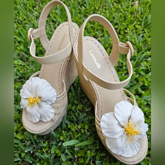 Larroude Magnolia Wedge In Ivory Leather Platform Sandals