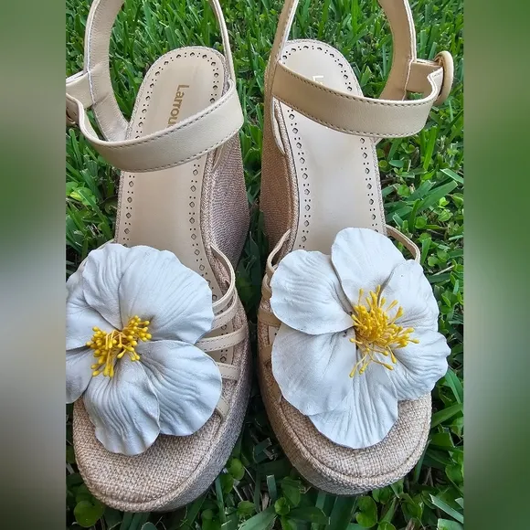 Larroude Magnolia Wedge In Ivory Leather Platform Sandals