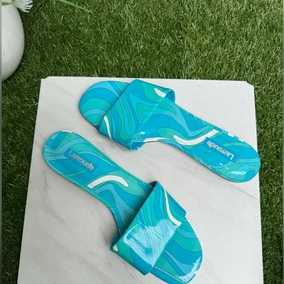 LARROUDE Sandals Turquoise Blue IvyFlat Mule Patent Leather Wave Aqua size 7