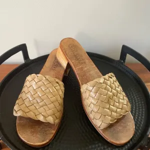 Liberté Santorini Women's Tan / Brown Woven Leather Mules Wooden Heel Sandals 10