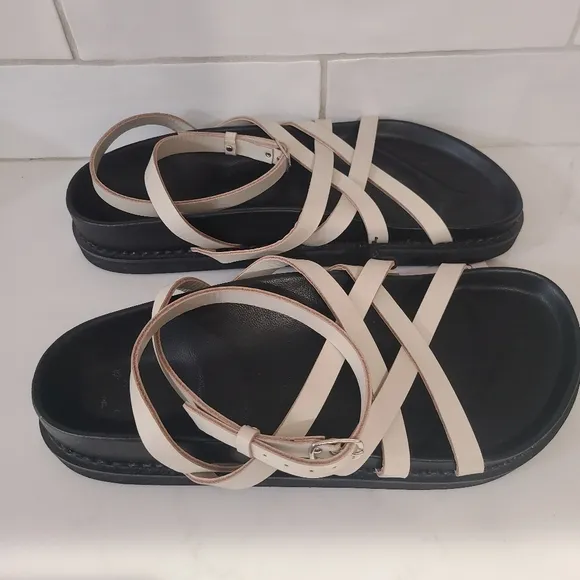 Liberte Sorrento Ivory Leather Ankle Wrap Sandals Size 9