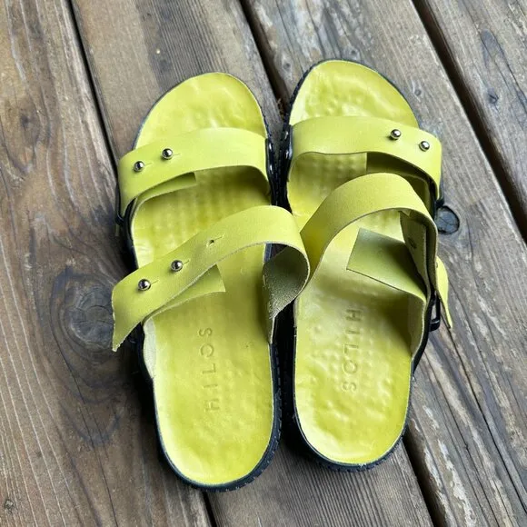 Like New HILOS Stevie Wasabi Neon Slip On Adjustable Sandals in Women's 10