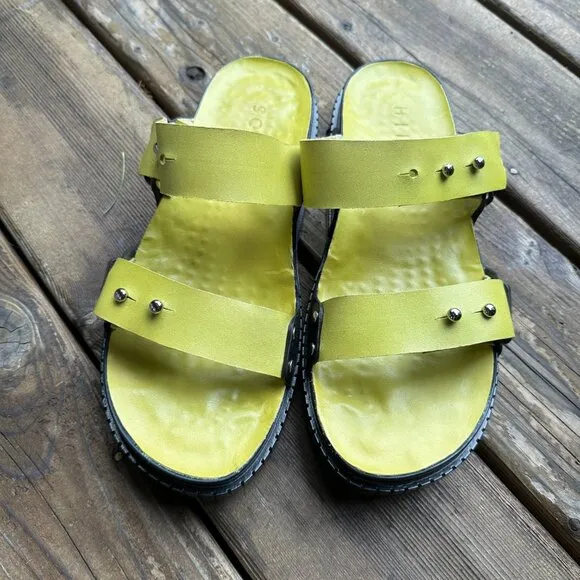 Like New HILOS Stevie Wasabi Neon Slip On Adjustable Sandals in Women's 10