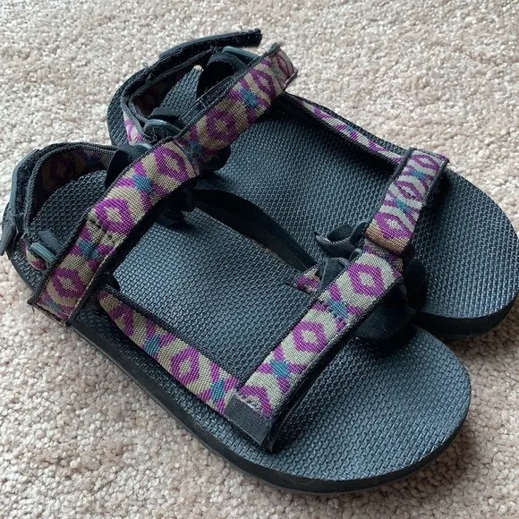 LL Bean strappy sporty hiking sandals