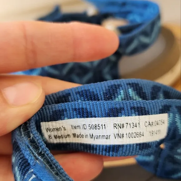 L.L.Bean women's blue sandals