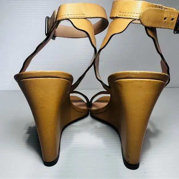 Loeffler Randall Piper Scalloped Tan Wedge Sandals Size 8 1/2