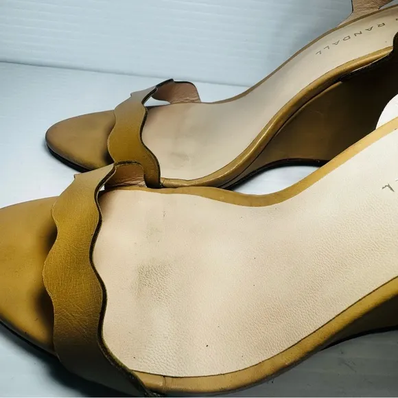 Loeffler Randall Piper Scalloped Tan Wedge Sandals Size 8 1/2