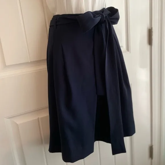 Loft Navy Blue Feminine Classy Wrap Bow Tie Zip Up Skirt in EUC Sz 4