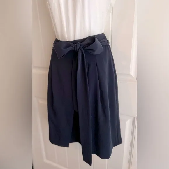 Loft Navy Blue Feminine Classy Wrap Bow Tie Zip Up Skirt in EUC Sz 4