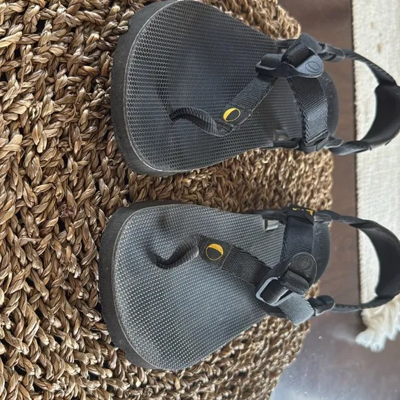 Luna sandals size 7.5 awesome adventure sandal