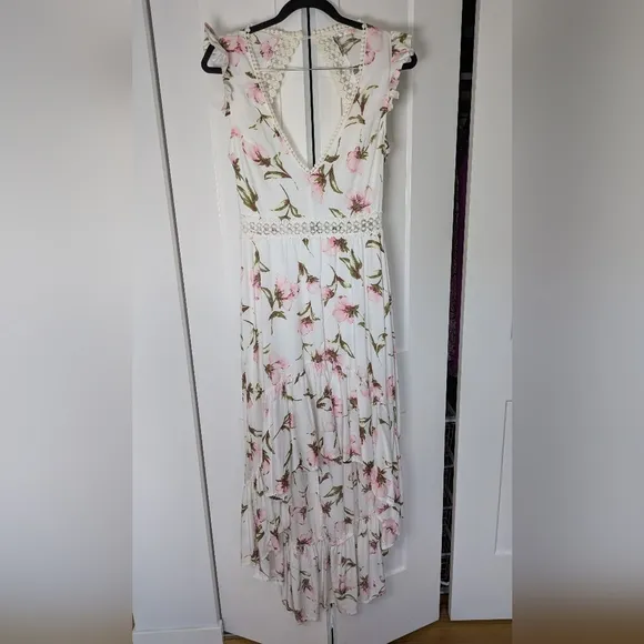 Luxxel Open Back Floral White and Pink Maxi Lace Dress, Size M, Frilling