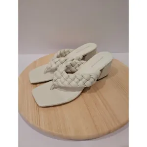 Marc Fisher Galynite Slip On Block Heels Sandals Womens 8 M White Slippers New