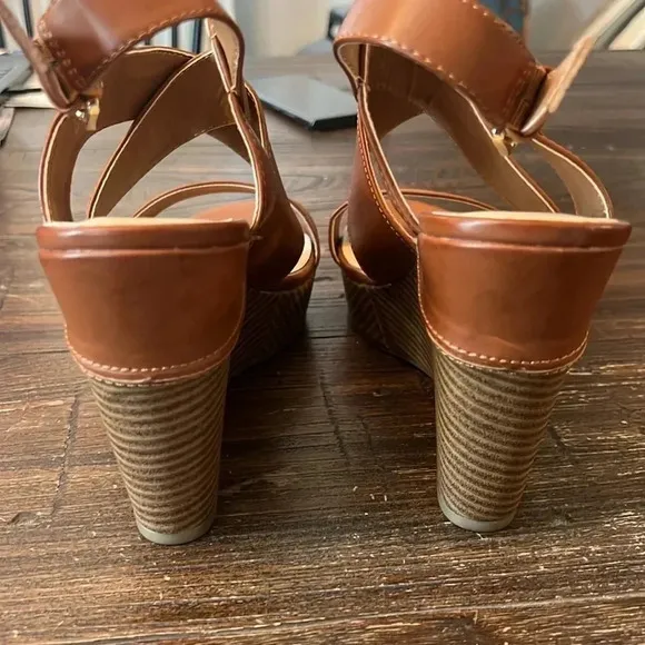 Marc Fisher Leather Platform Wedge Sandals Size 9 1/2 Color Cognac