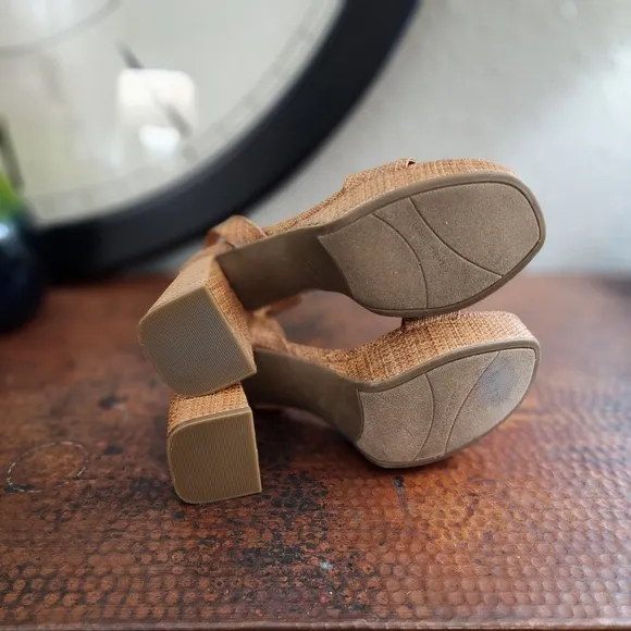 Marc Fisher Sadel Platform Sandals in Cognac