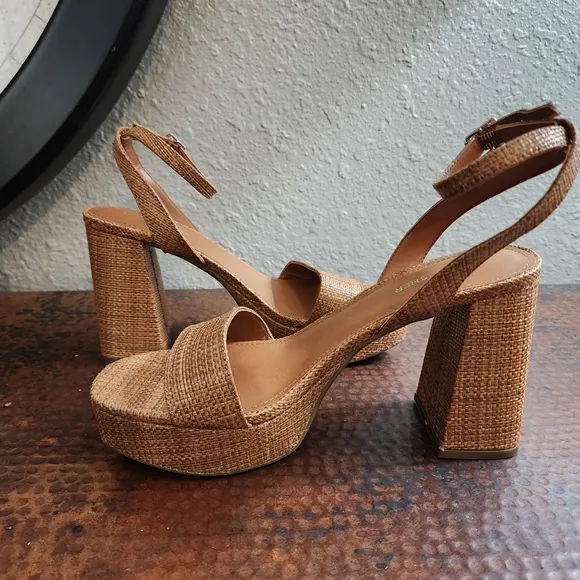 Marc Fisher Sadel Platform Sandals in Cognac
