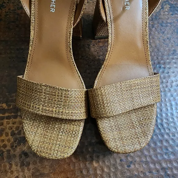 Marc Fisher Sadel Platform Sandals in Cognac