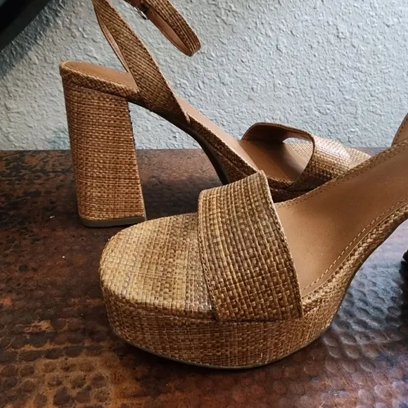 Marc Fisher Sadel Platform Sandals in Cognac
