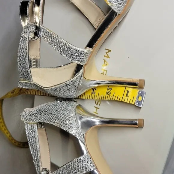 MARC FISHER Silver Glitter Lexcie2  Size 8.5M