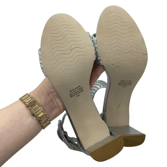 Matisse Leather New Hope Woven Sandal Silver Metallic size 7