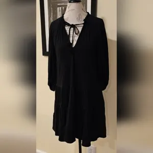 Max Studio sz S black dress