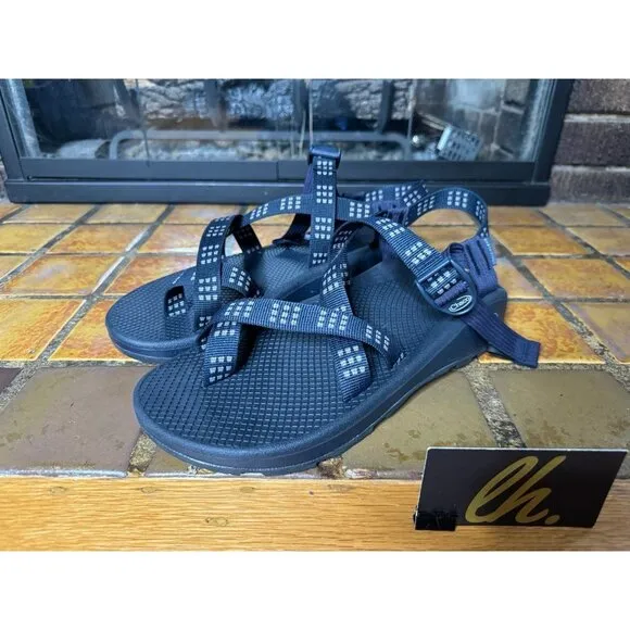 Mens 11 Chaco Sandals Z/Cloud 2 Strappy Toe Trail Walking Sandals JCH108047
