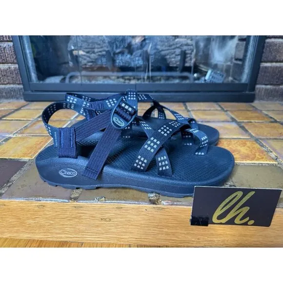 Mens 11 Chaco Sandals Z/Cloud 2 Strappy Toe Trail Walking Sandals JCH108047
