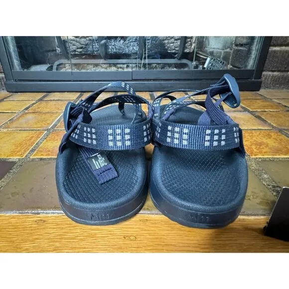Mens 11 Chaco Sandals Z/Cloud 2 Strappy Toe Trail Walking Sandals JCH108047