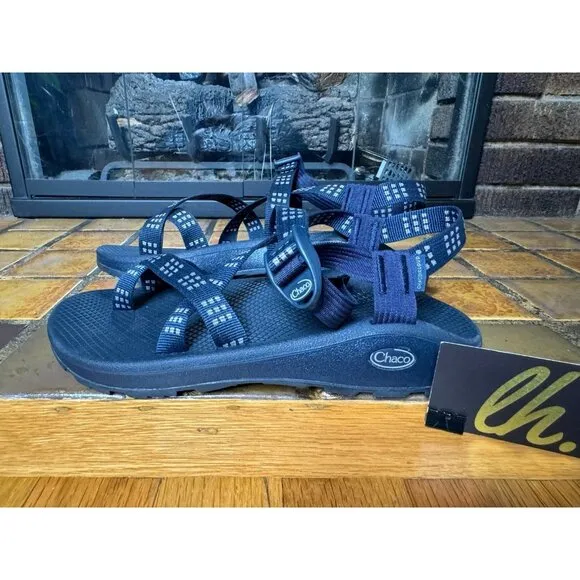 Mens 11 Chaco Sandals Z/Cloud 2 Strappy Toe Trail Walking Sandals JCH108047