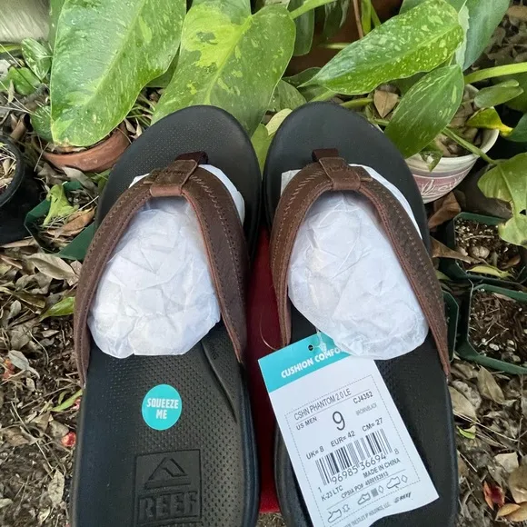 Men’s reef cushion sandals size 9 mens