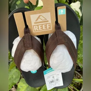 Men’s reef cushion sandals size 9 mens