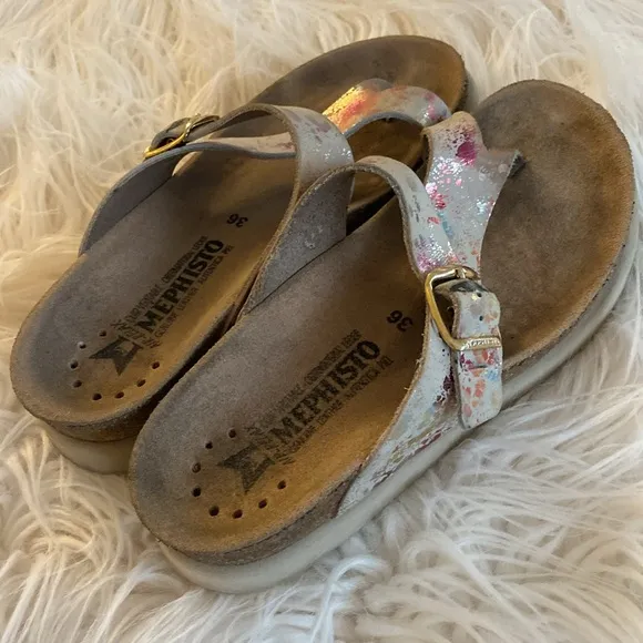 MEPHISTO Helen genuine leather slip on sandals