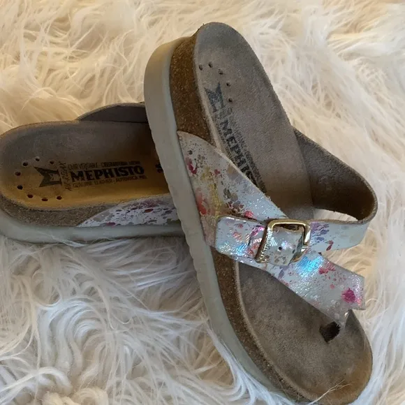 MEPHISTO Helen genuine leather slip on sandals