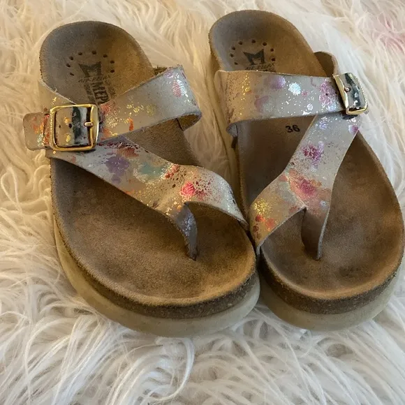 MEPHISTO Helen genuine leather slip on sandals