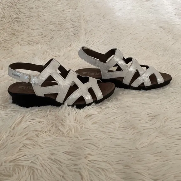 Mephisto Silver Leather Sandals