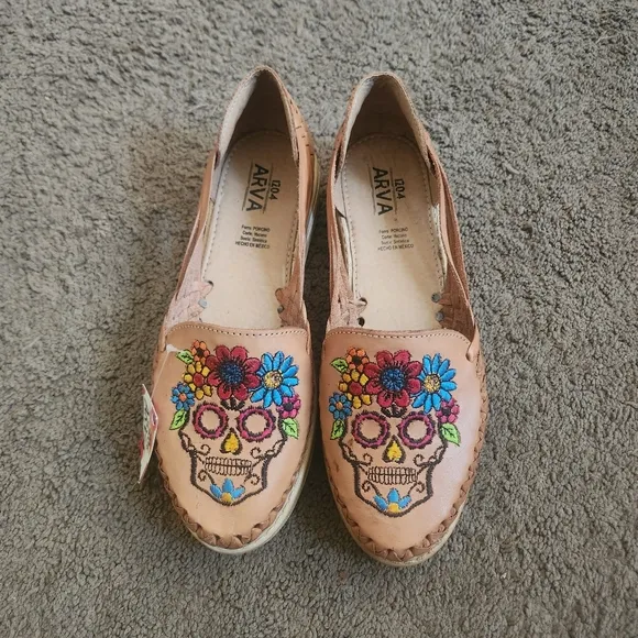 Mexican Sandals Skull Embroidered leather wedge slip on size 9 US new huaraches