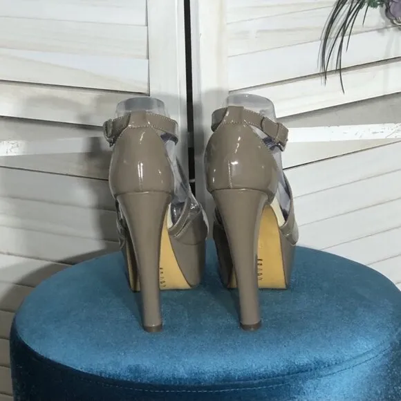 Michael Antonio 5-inch Heels Faux Patent Leather Crossover Straps Taupe 7.5 NWO