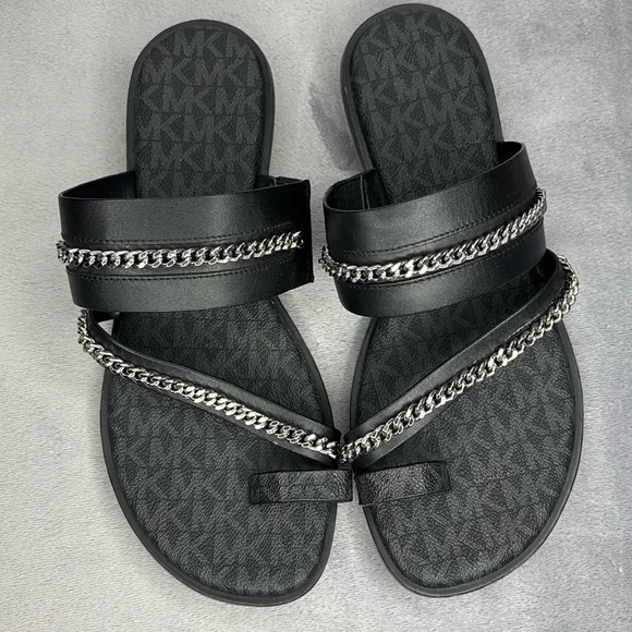 🔥🔥🔥Michael Kors Black Sandals with Silver Chain Size: 8🔥🔥🔥