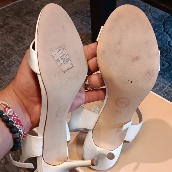 Michael Kors Carlene White Heels Dressy size 9 Sandals MK charm