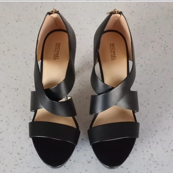 MICHAEL KORS Elena Crisscross Lacquer Platform Heel Sandals EUC