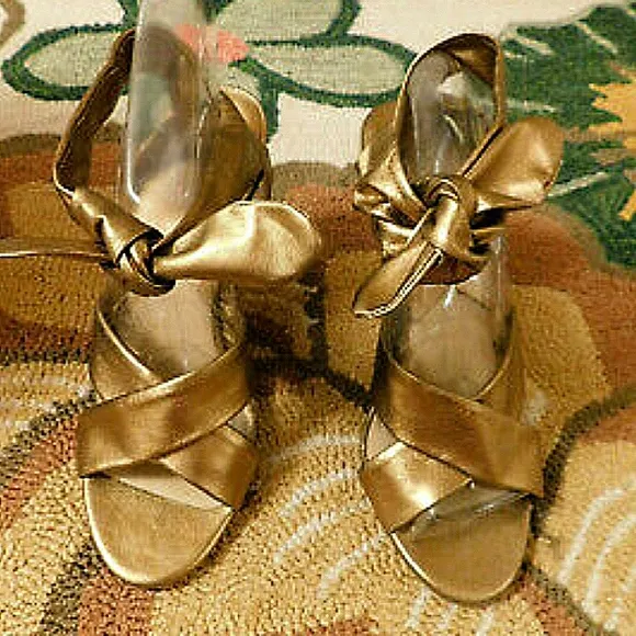 MICHAEL KORS Metallic Bronzy Gold Crisscross Ankle Wrap Wedge NWOT