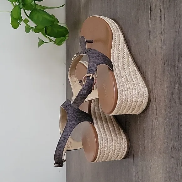 Michael Kors MK Laney T Strap Thong Espadrille Wedge Sandals 8.5