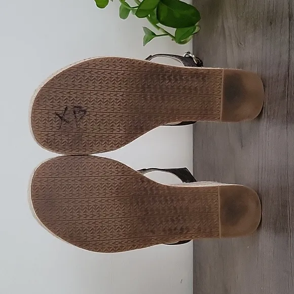 Michael Kors MK Laney T Strap Thong Espadrille Wedge Sandals 8.5