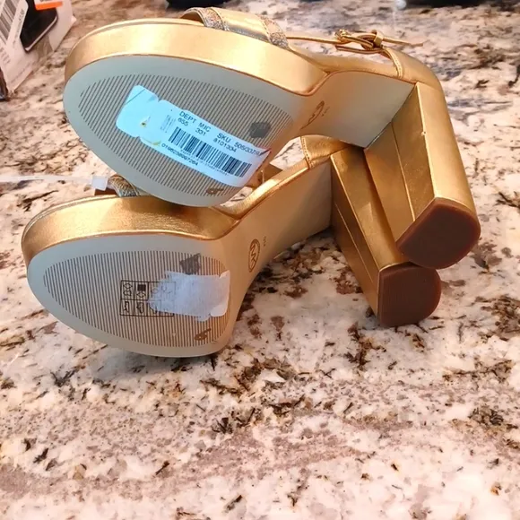MICHAEL KORS RORY Gold Platform Dressy Open Toe Sandals SZ 9