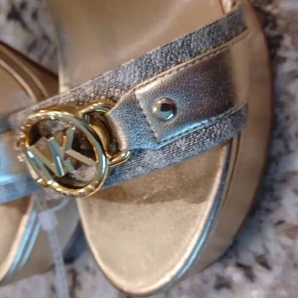 MICHAEL KORS RORY Gold Platform Dressy Open Toe Sandals SZ 9