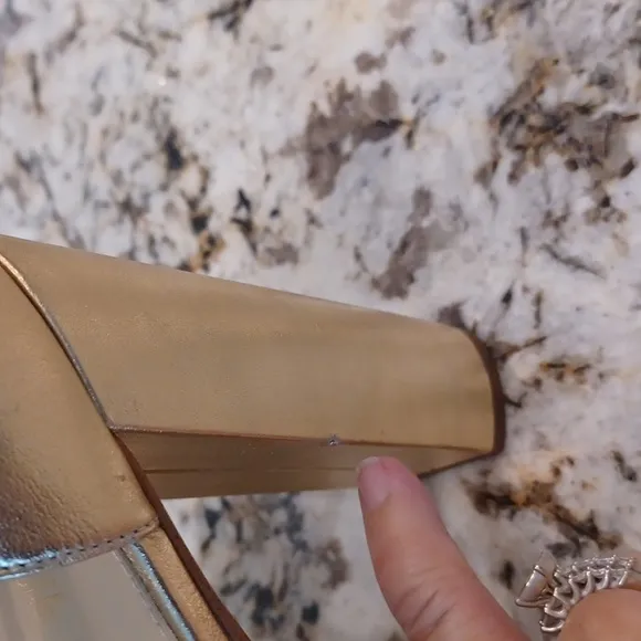 MICHAEL KORS RORY Gold Platform Dressy Open Toe Sandals SZ 9