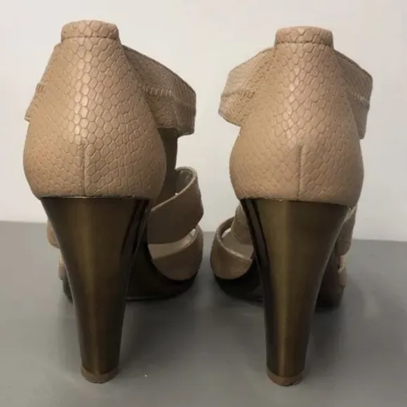 Michael Kors Tan 'Berkley' T-Strap 4&quot; Sandals Size 11M Excellent MSRP $99