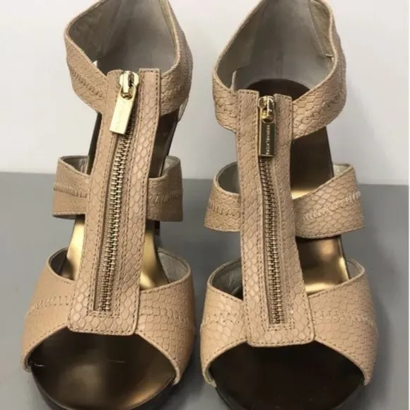 Michael Kors Tan 'Berkley' T-Strap 4&quot; Sandals Size 11M Excellent MSRP $99